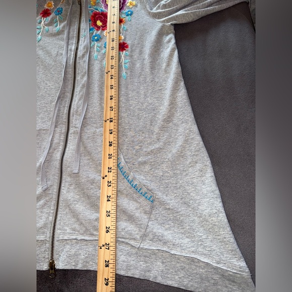 JWLA JOHNNY WAS Light Heather Gray Embroidered Floral Sleeve Zip Up Hoodie Small - Picture 9 of 12